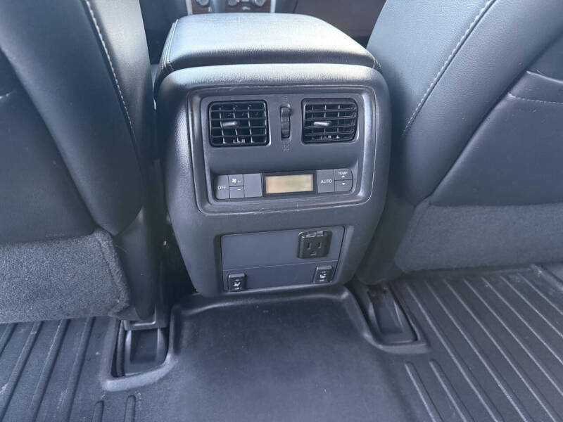 2017 Nissan Pathfinder Platinum