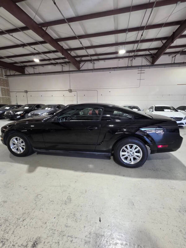 2007 Ford Mustang V6 Deluxe
