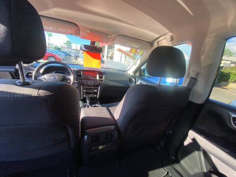 2017 Nissan Pathfinder Platinum