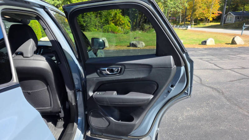 2023 Volvo XC60 B5 Plus Dark Theme