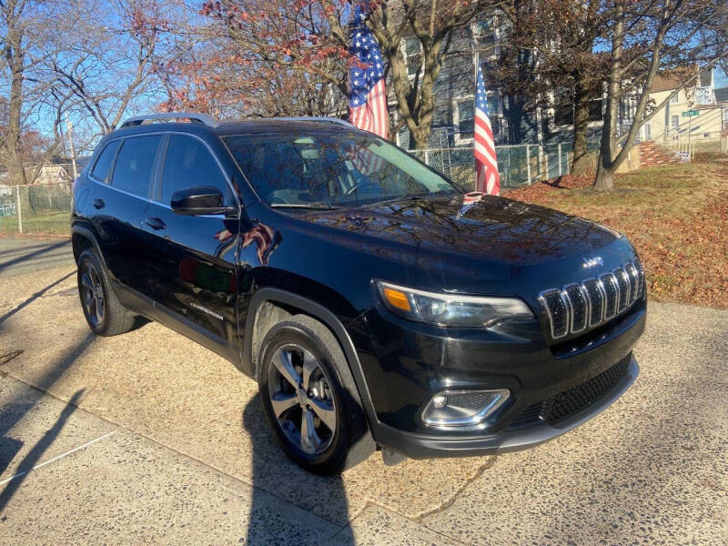 Jeep Cherokee's photo