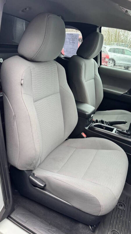 2019 Toyota Tacoma SR