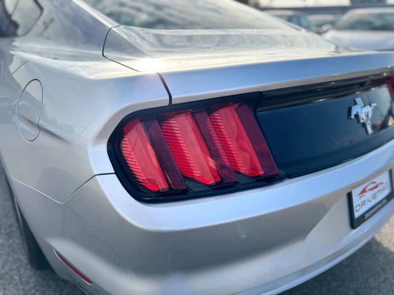 2016 Ford Mustang V6