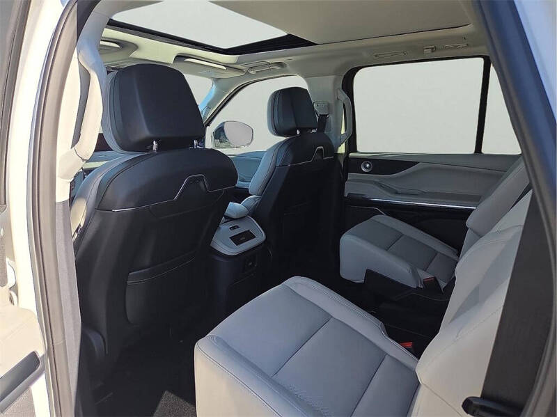 2025 Lincoln Navigator L Reserve