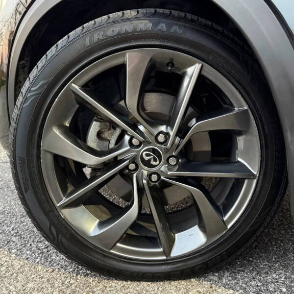 2019 Infiniti QX50 Essential