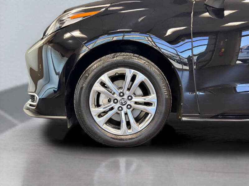 2023 Toyota Sienna Platinum 7-Passenger
