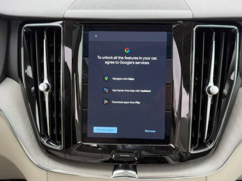 2025 Volvo XC60 T8 Plus Dark Theme