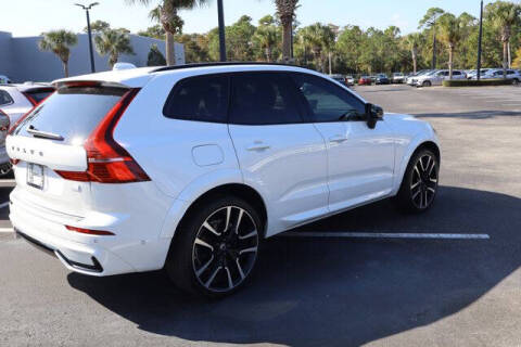 2024 Volvo XC60 Recharge T8 Ultimate Dark Theme
