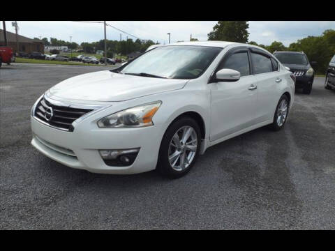 2015 Nissan Altima for sale at Ernie Cook and Son Motors in Shelbyville TN