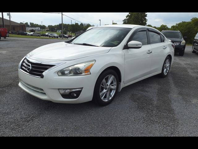 2015 Nissan Altima for sale at Ernie Cook and Son Motors in Shelbyville TN