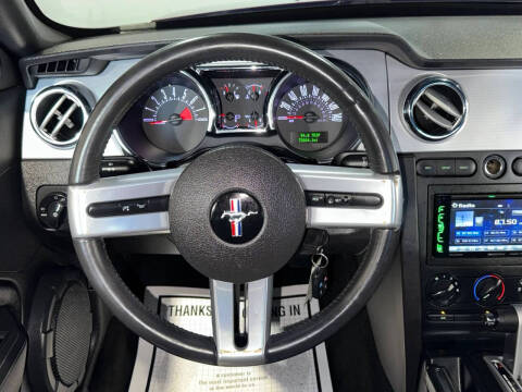 2005 Ford Mustang GT Deluxe