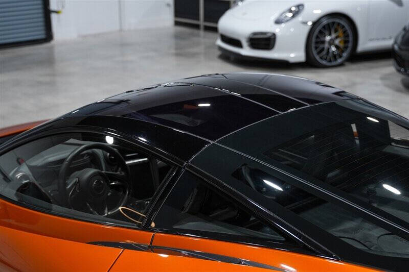 2018 McLaren 720S Luxury