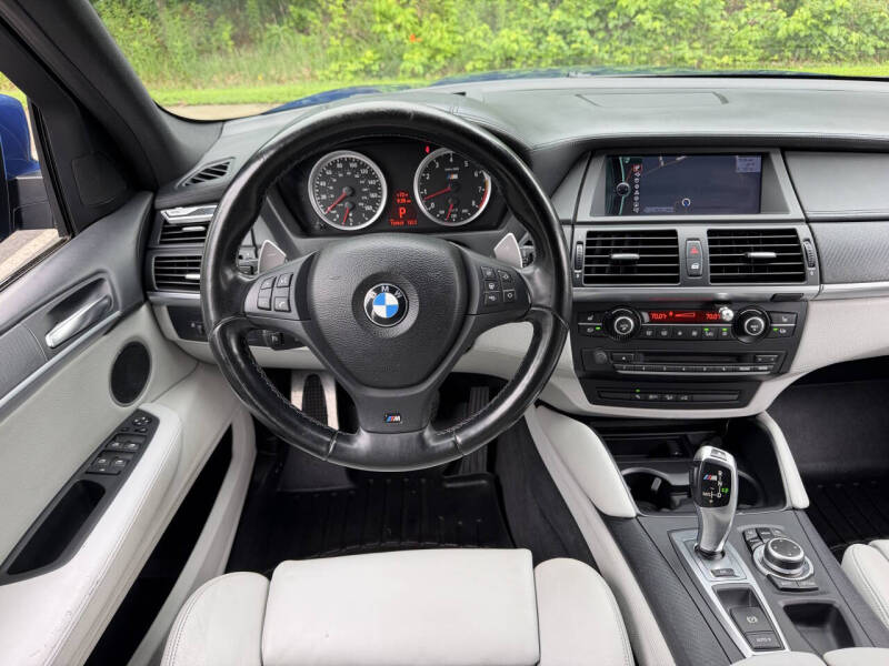 2010 BMW X5 M