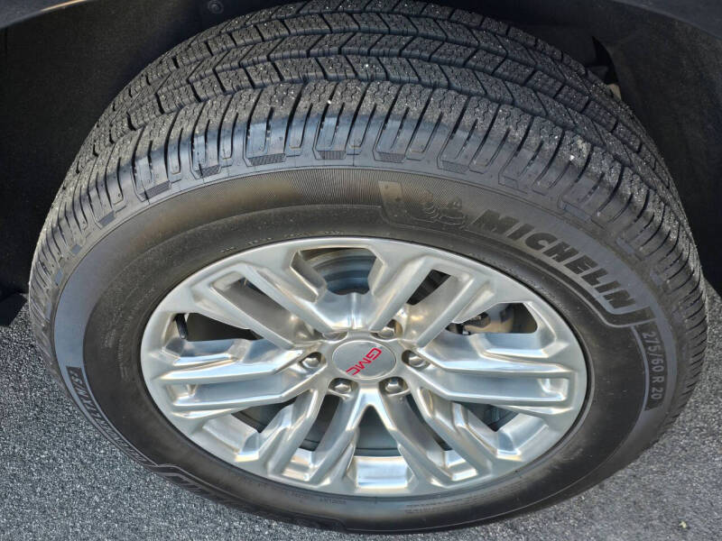 2023 GMC Yukon XL SLT