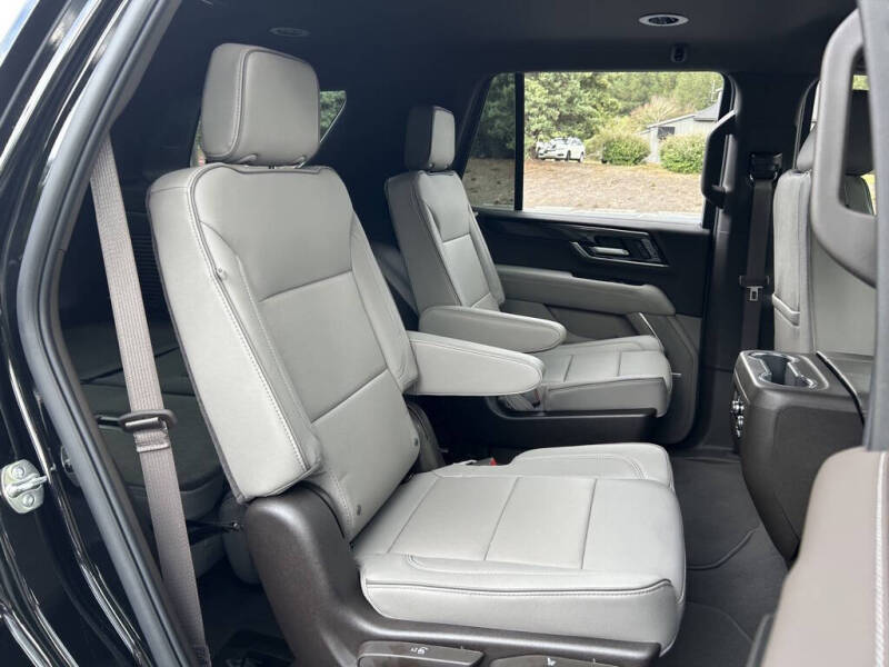 2025 GMC Yukon Elevation