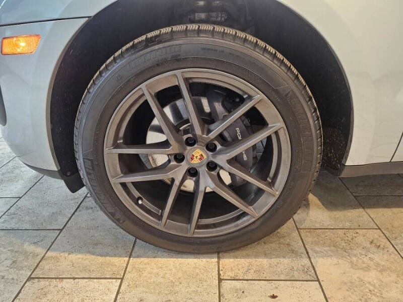 2023 Porsche Macan T