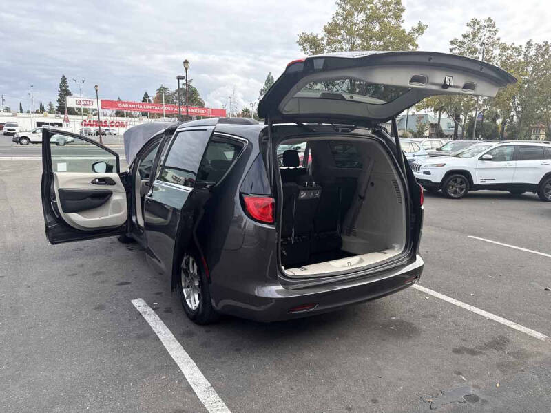 2017 Chrysler Pacifica Touring