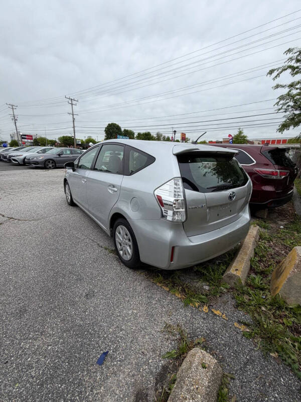2013 Toyota Prius v