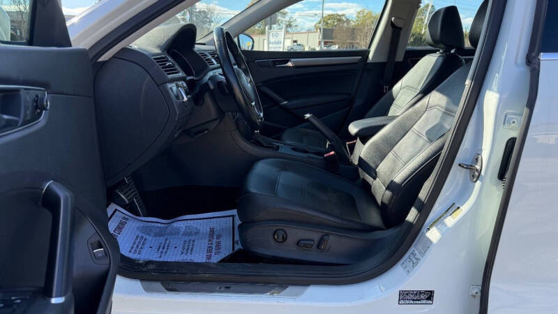 2017 Volkswagen Passat 1.8T R-Line