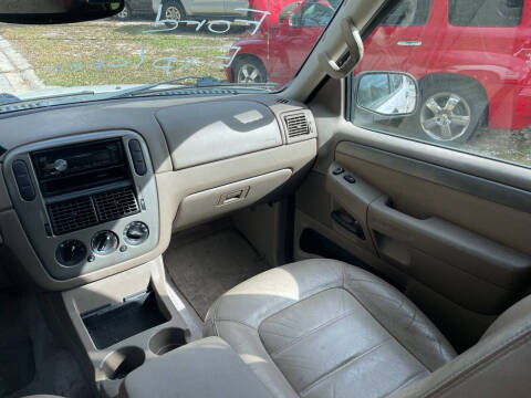 2004 Ford Explorer XLT