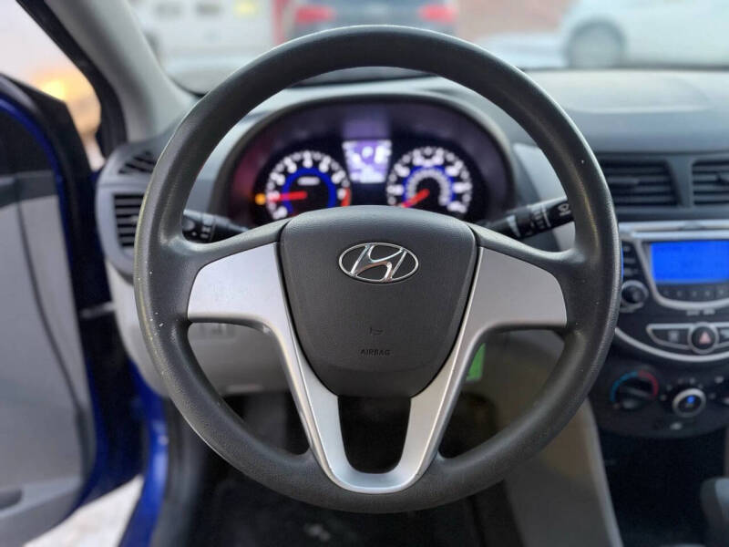 2012 Hyundai Accent GLS