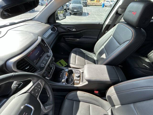 2023 GMC Acadia AT4