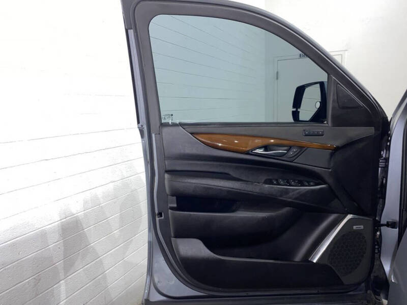 2020 Cadillac Escalade Luxury