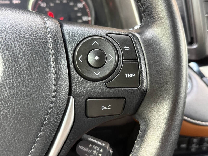 2017 Toyota RAV4 SE