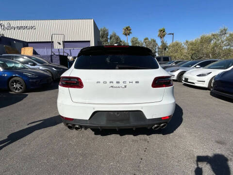 2015 Porsche Macan S