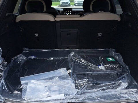 2026 Volvo XC60 T8 Plus