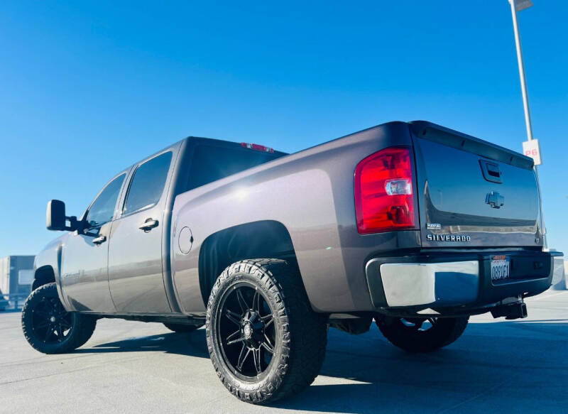 2011 Chevrolet Silverado 1500 LT photo 14