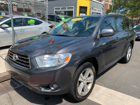 2009 Toyota Highlander for sale at DEALS ON WHEELS in Newark NJ