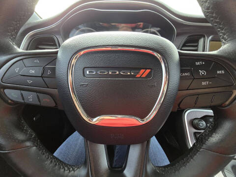 2017 Dodge Challenger R/T Shaker