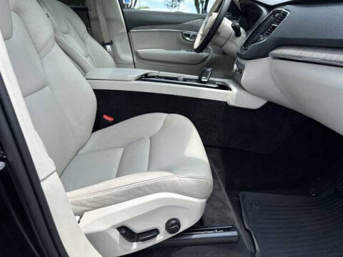 2023 Volvo XC90 Recharge T8 Plus Bright Theme 6P