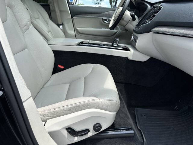 2023 Volvo XC90 Recharge T8 Plus Bright Theme 6P