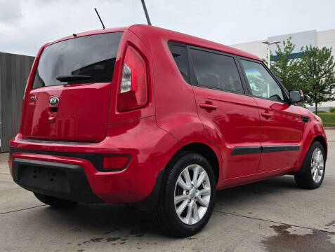 2013 Kia Soul +