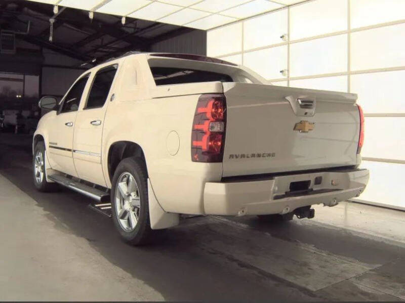 2013 Chevrolet Avalanche LTZ Black Diamond