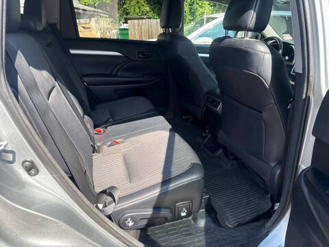 2017 Toyota Highlander LE
