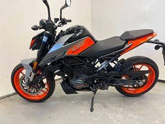 2023 KTM 200 Duke