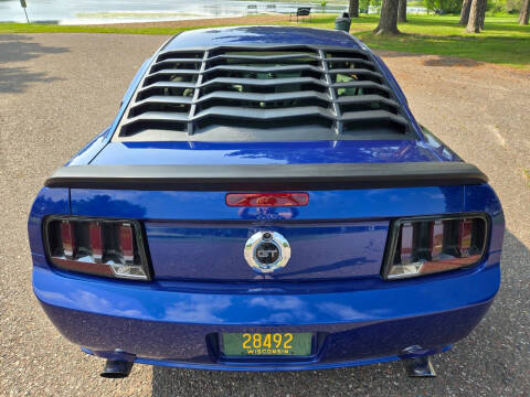 2005 Ford Mustang GT Deluxe