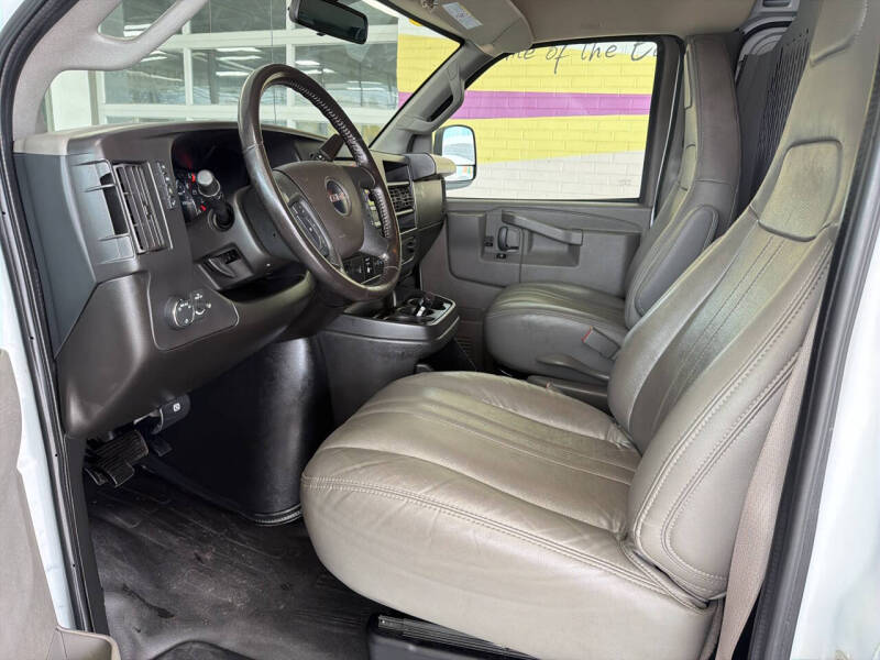 2023 GMC Savana 2500