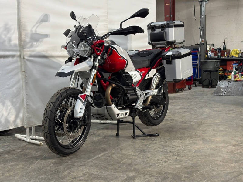 2020 Moto Guzzi V85TT