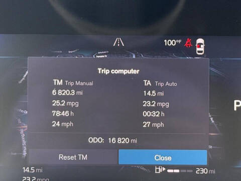 2023 Volvo XC60 B5 Plus Dark Theme