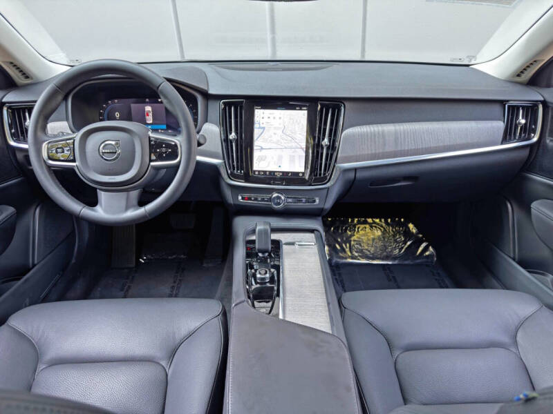 2023 Volvo S90 B6 Plus