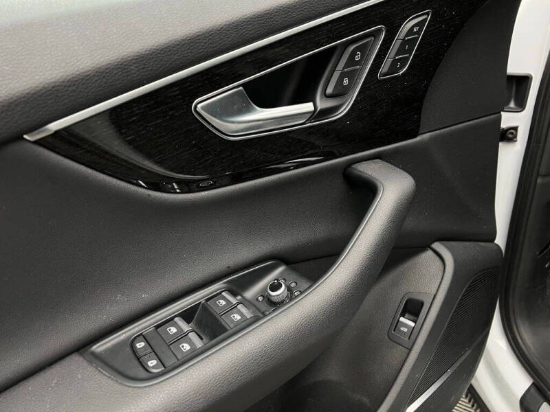 2022 Audi Q7 quattro Premium Plus 55 TFSI