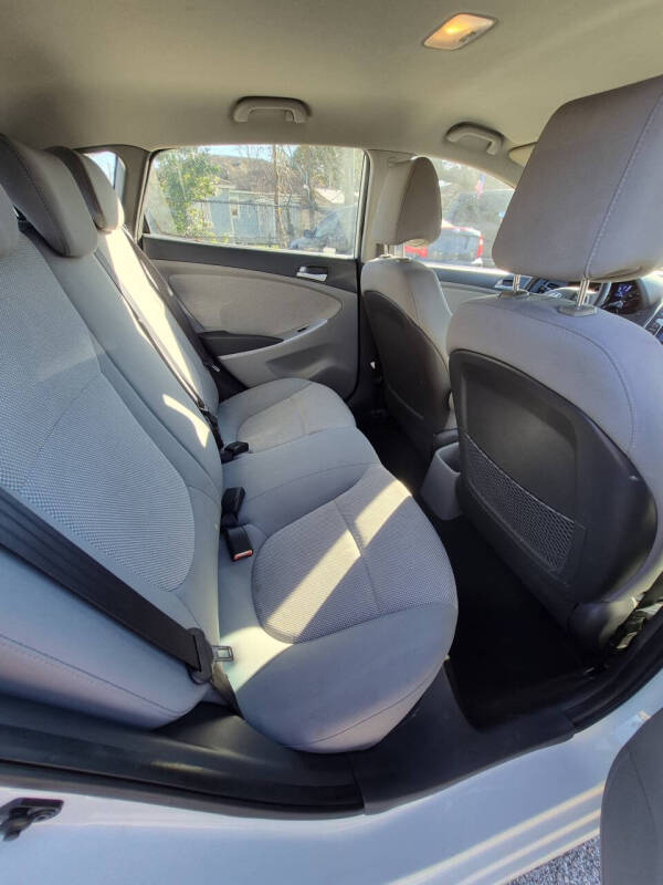 2013 Hyundai Accent GS