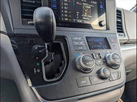 2016 Toyota Sienna LE 8-Passenger