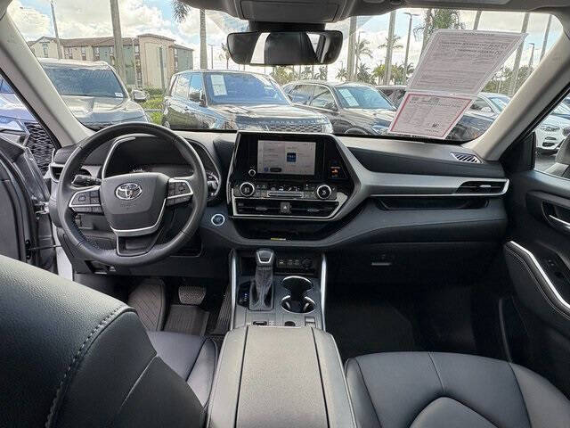 2025 Toyota Highlander XLE