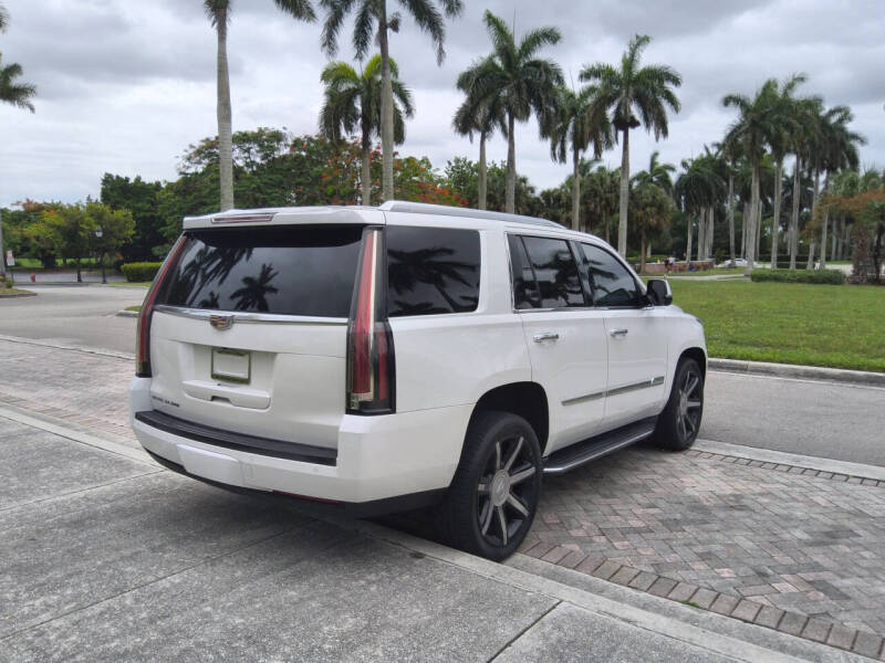 2016 Cadillac Escalade Luxury Collection