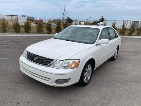 2001 Toyota Avalon for sale at Clutch Motors in Lake Bluff IL